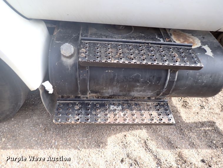 image for item DJ0006 2008 Ford F650  Crew Cab truck cab and chassis