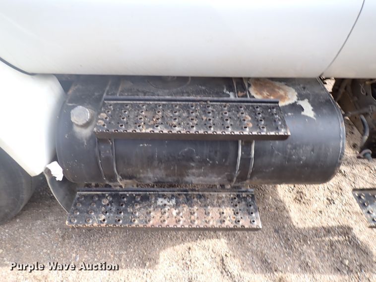 image for item DJ0006 2008 Ford F650  Crew Cab truck cab and chassis