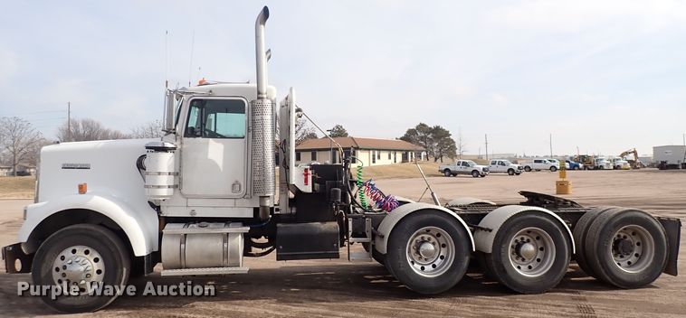 image for item DJ0007 2002 Kenworth W900  semi truck