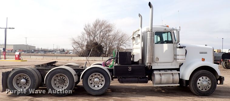 image for item DJ0007 2002 Kenworth W900  semi truck