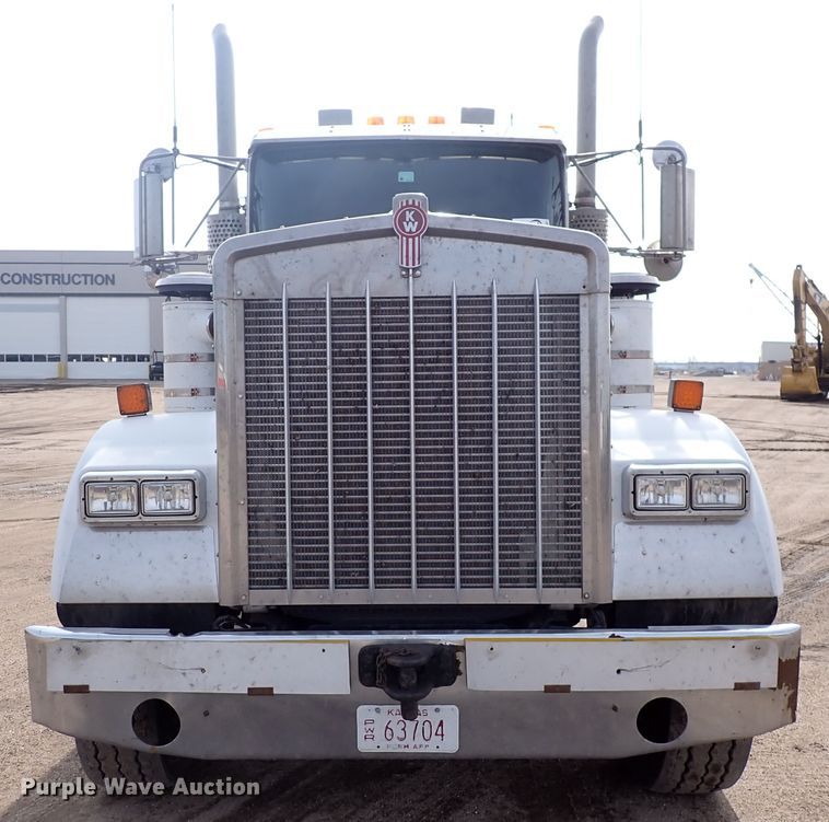 image for item DJ0007 2002 Kenworth W900  semi truck