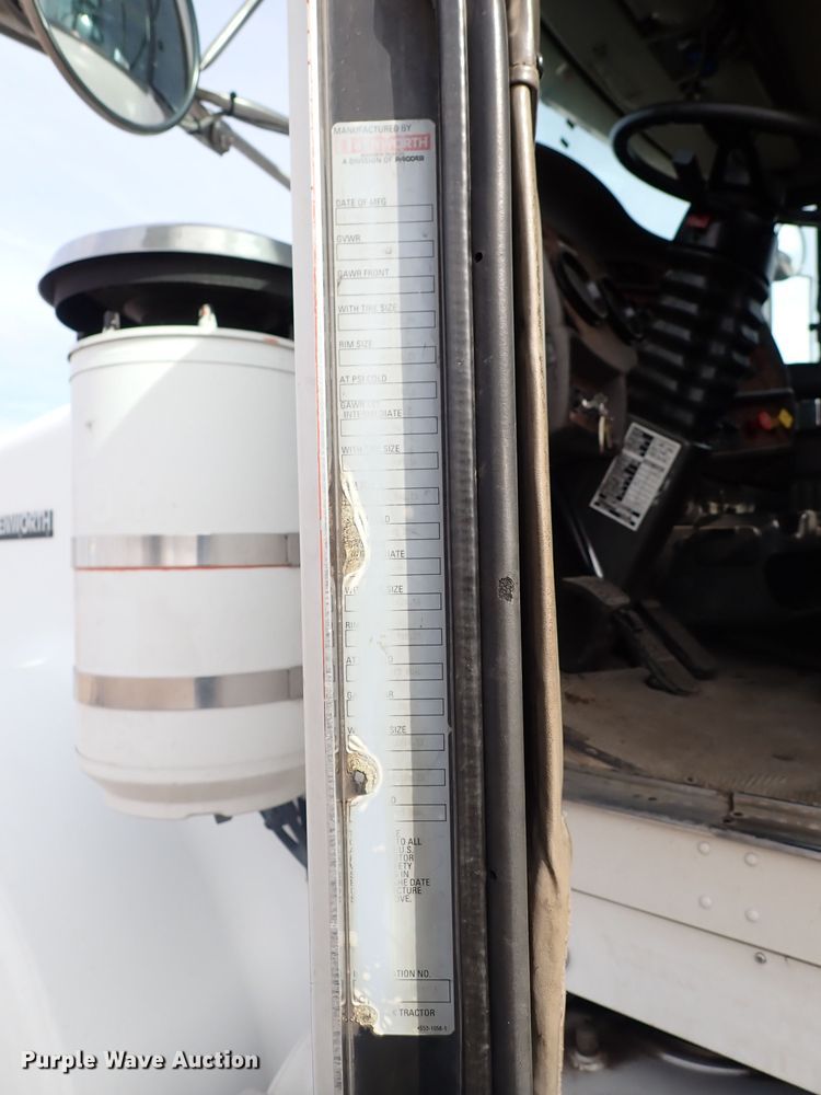 image for item DJ0007 2002 Kenworth W900  semi truck