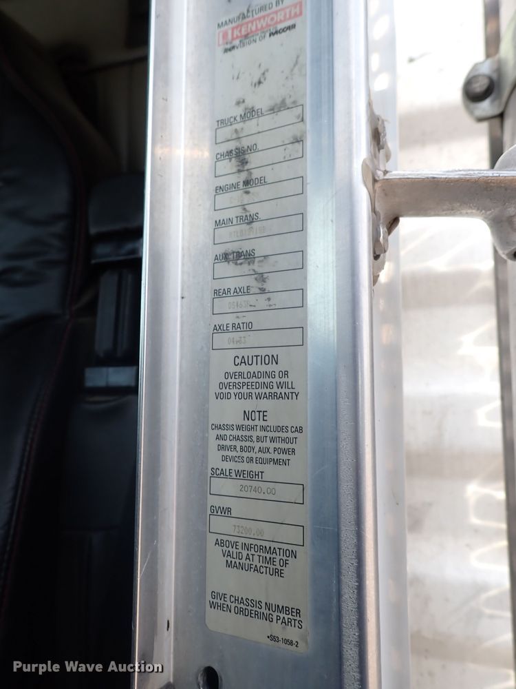 image for item DJ0007 2002 Kenworth W900  semi truck