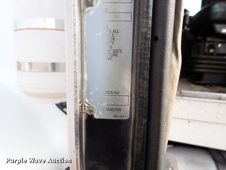 image for item DJ0007 2002 Kenworth W900  semi truck