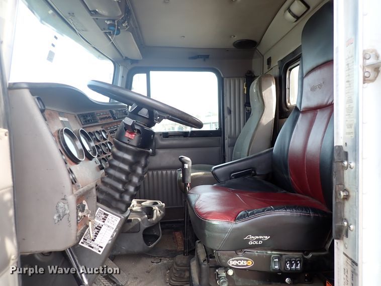 image for item DJ0007 2002 Kenworth W900  semi truck