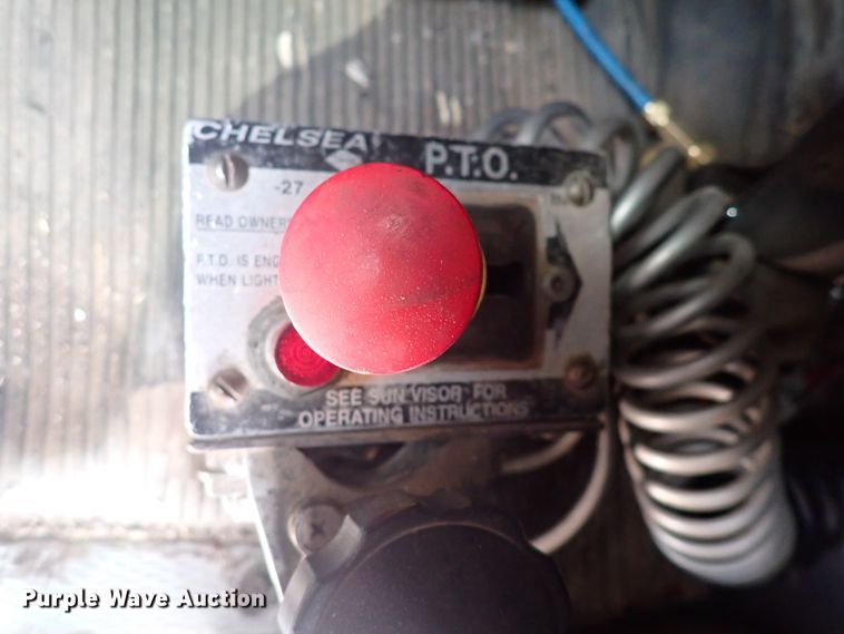 image for item DJ0007 2002 Kenworth W900  semi truck