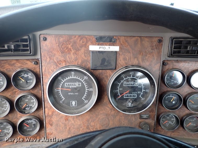 image for item DJ0007 2002 Kenworth W900  semi truck