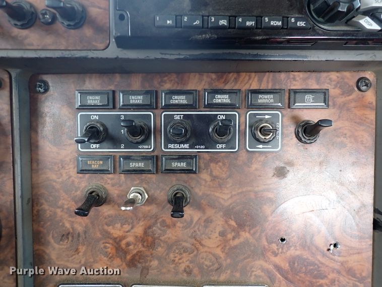 image for item DJ0007 2002 Kenworth W900  semi truck