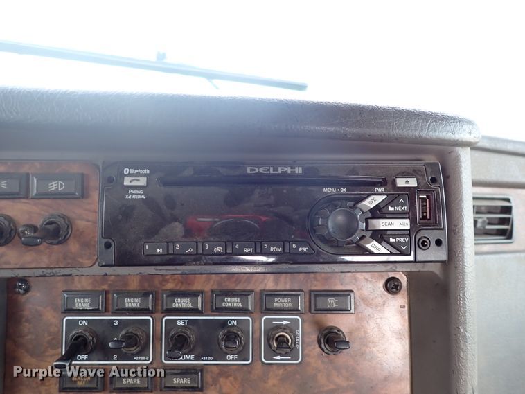 image for item DJ0007 2002 Kenworth W900  semi truck