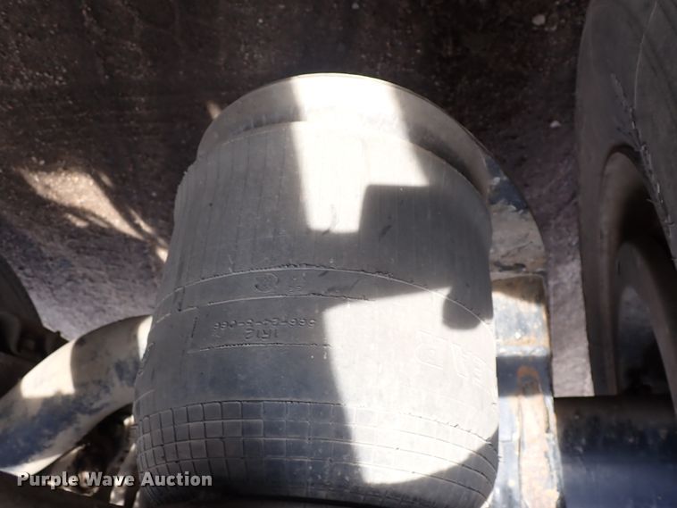 image for item DJ0007 2002 Kenworth W900  semi truck