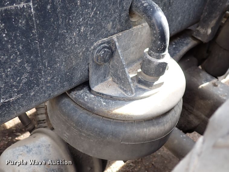 image for item DJ0007 2002 Kenworth W900  semi truck