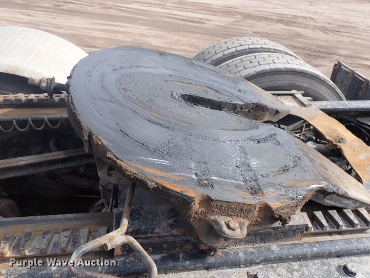 image for item DJ0007 2002 Kenworth W900  semi truck