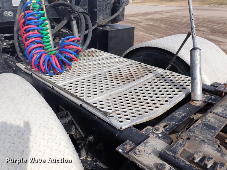 image for item DJ0007 2002 Kenworth W900  semi truck