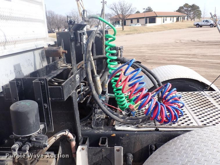 image for item DJ0007 2002 Kenworth W900  semi truck