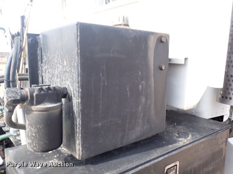 image for item DJ0007 2002 Kenworth W900  semi truck