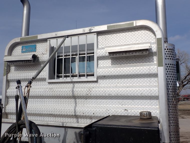 image for item DJ0007 2002 Kenworth W900  semi truck