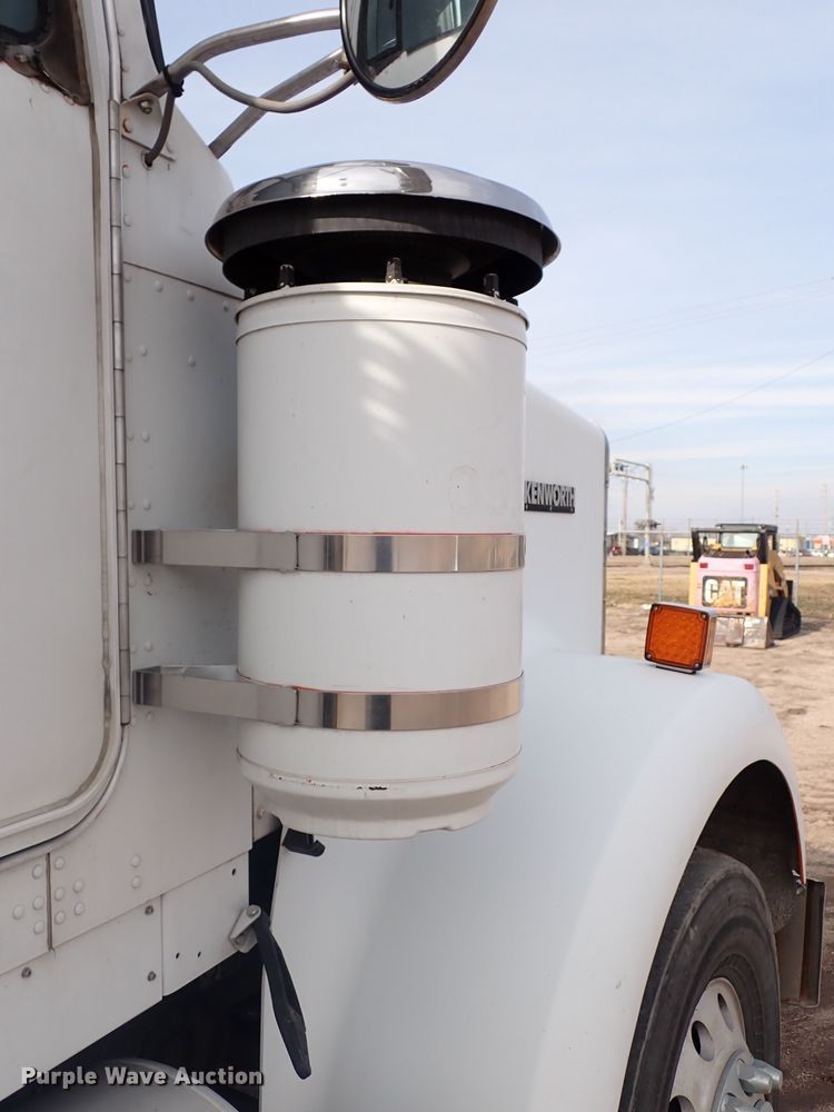 image for item DJ0007 2002 Kenworth W900  semi truck