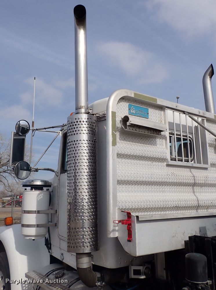 image for item DJ0007 2002 Kenworth W900  semi truck