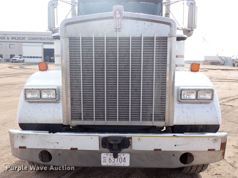 image for item DJ0007 2002 Kenworth W900  semi truck
