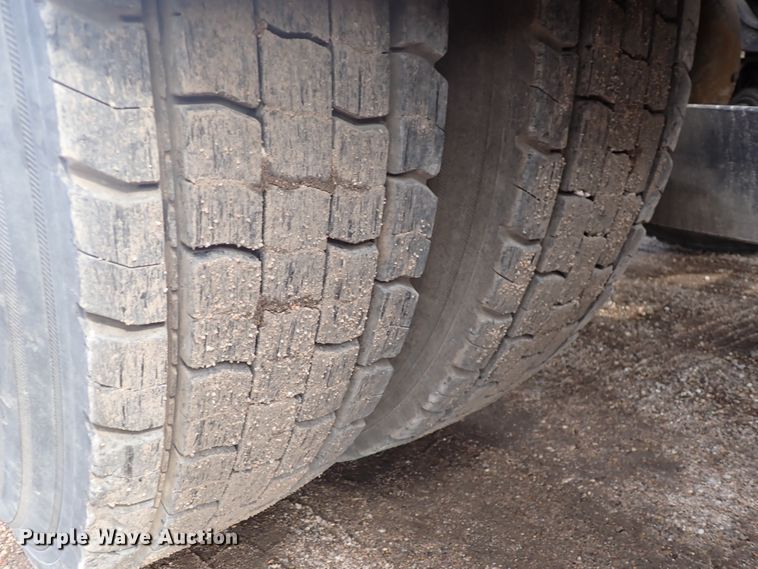 image for item DJ0007 2002 Kenworth W900  semi truck