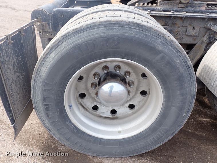 image for item DJ0007 2002 Kenworth W900  semi truck