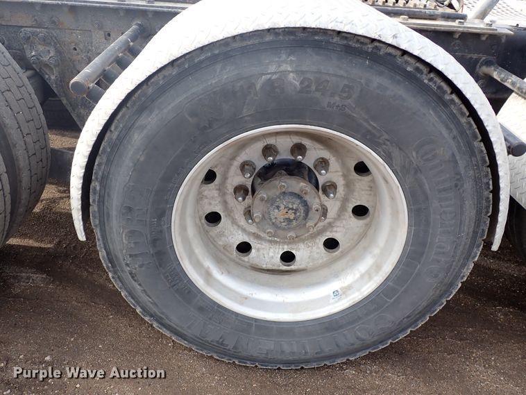 image for item DJ0007 2002 Kenworth W900  semi truck