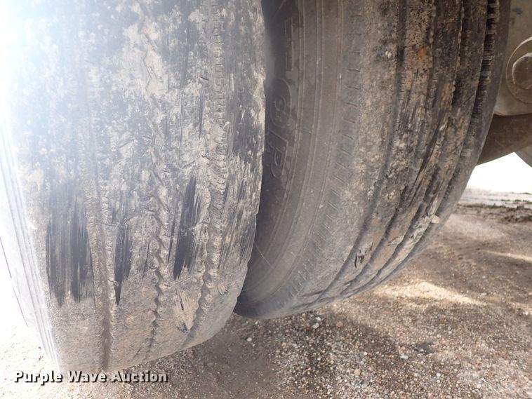 image for item DJ0007 2002 Kenworth W900  semi truck