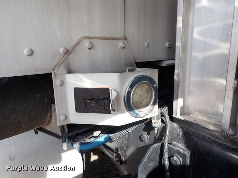 image for item DJ0007 2002 Kenworth W900  semi truck