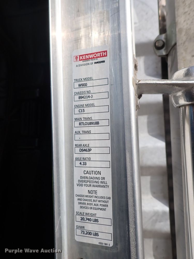 image for item DJ0007 2002 Kenworth W900  semi truck