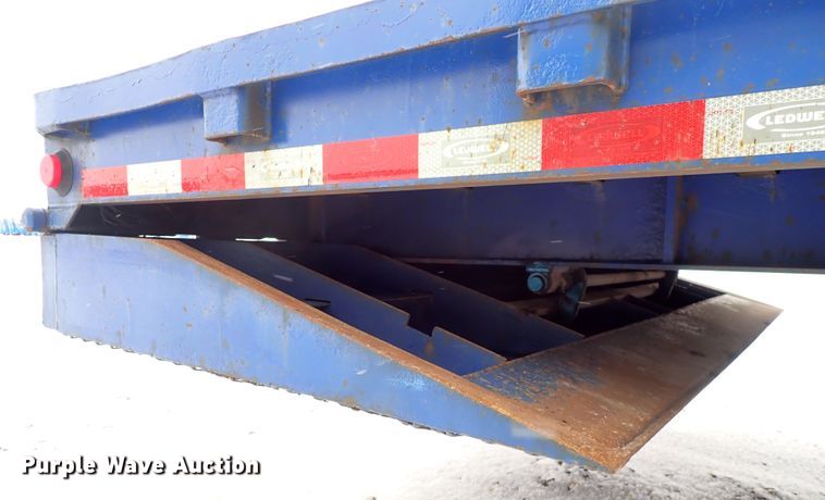 image for item DJ0053 2004 Ledwell LW48X102NT2-10  drop deck equipment trailer