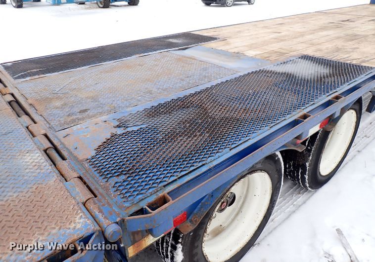 image for item DJ0053 2004 Ledwell LW48X102NT2-10  drop deck equipment trailer