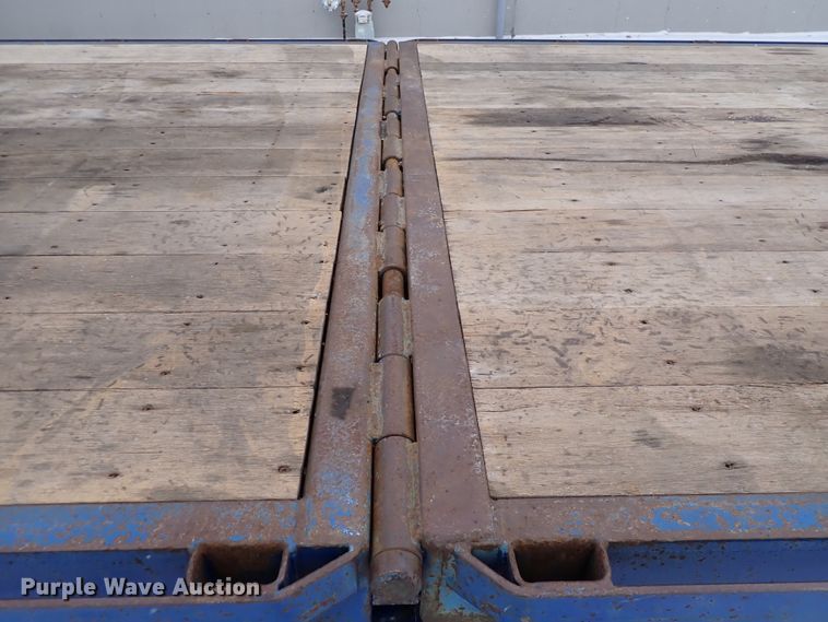 image for item DJ0053 2004 Ledwell LW48X102NT2-10  drop deck equipment trailer