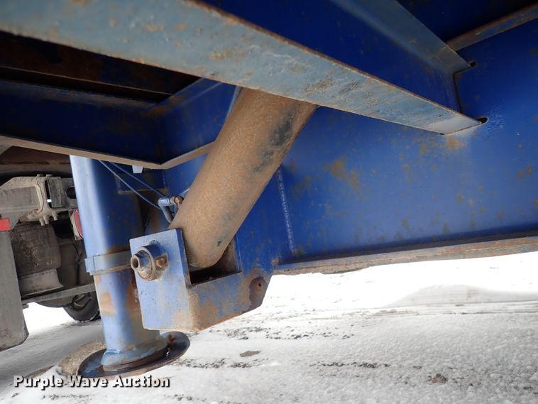 image for item DJ0053 2004 Ledwell LW48X102NT2-10  drop deck equipment trailer