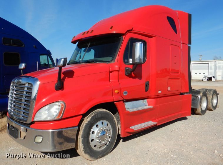 image for item DJ0382 2014 Freightliner Cascadia  semi truck