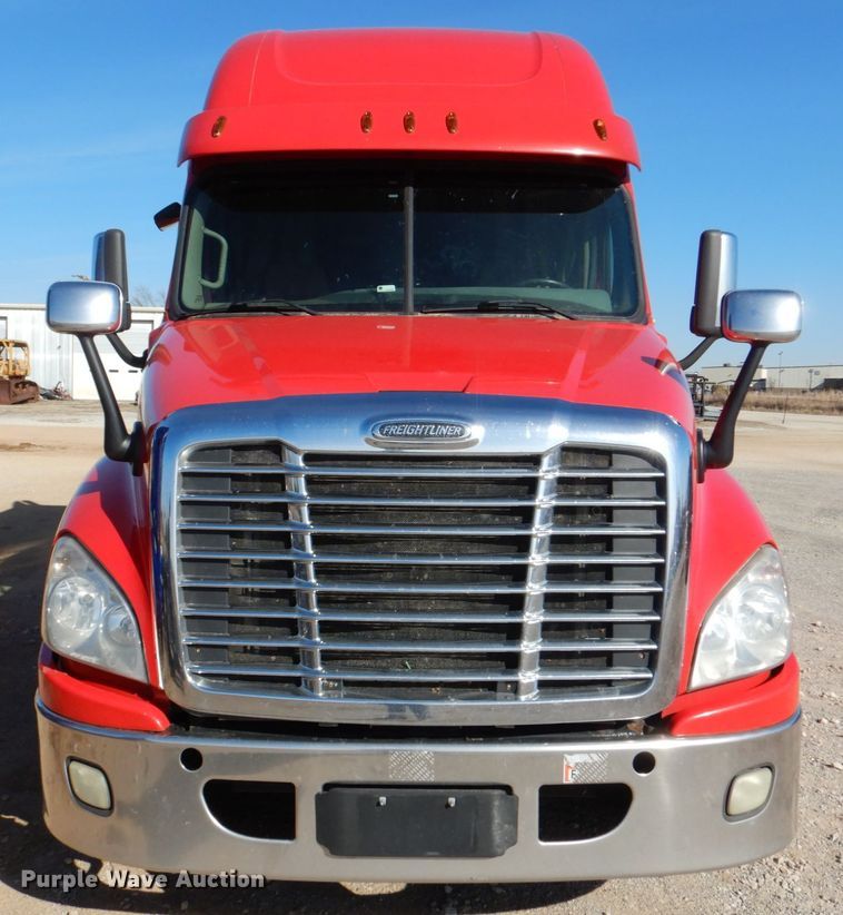 image for item DJ0382 2014 Freightliner Cascadia  semi truck