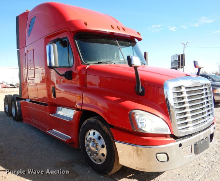 image for item DJ0382 2014 Freightliner Cascadia  semi truck