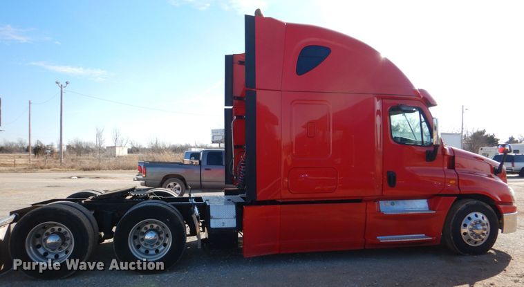 image for item DJ0382 2014 Freightliner Cascadia  semi truck