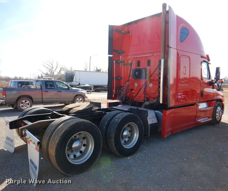 image for item DJ0382 2014 Freightliner Cascadia  semi truck