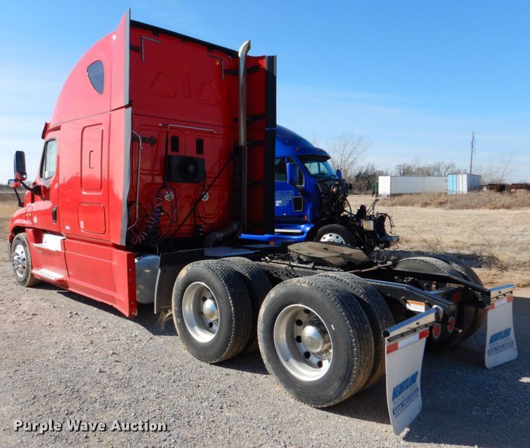 image for item DJ0382 2014 Freightliner Cascadia  semi truck