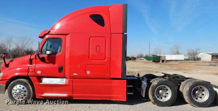 image for item DJ0382 2014 Freightliner Cascadia  semi truck