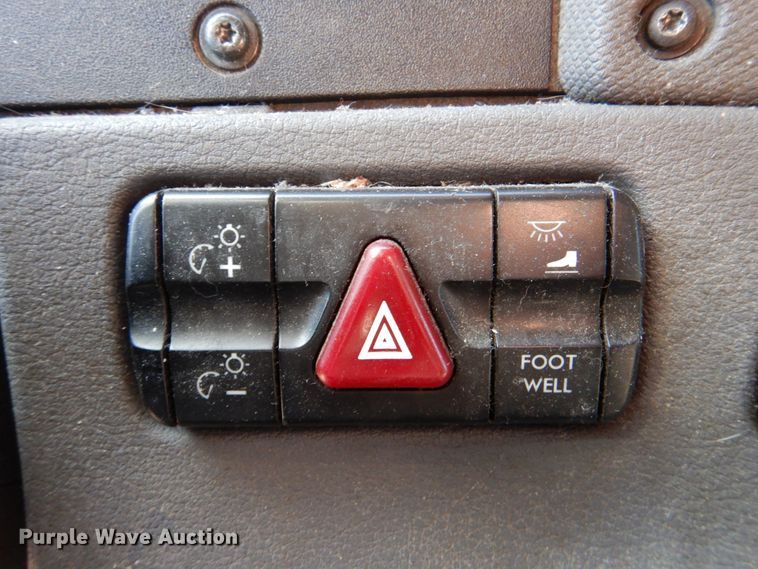 image for item DJ0382 2014 Freightliner Cascadia  semi truck