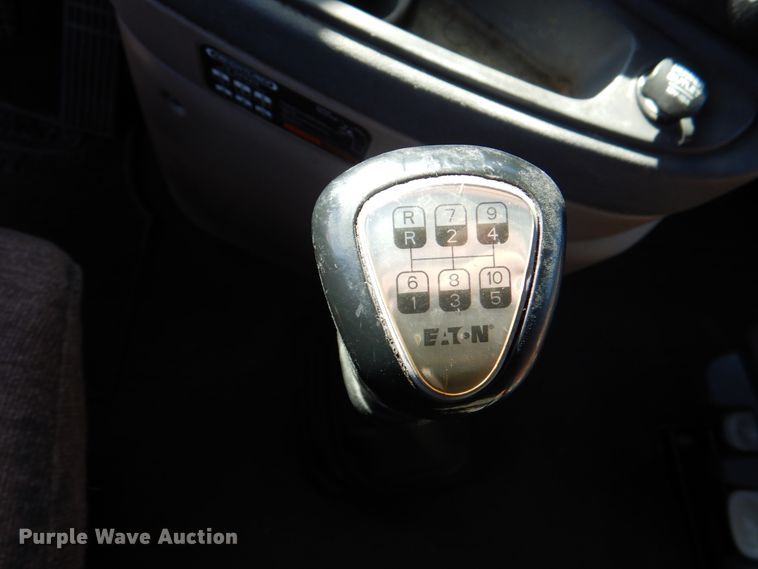 image for item DJ0382 2014 Freightliner Cascadia  semi truck