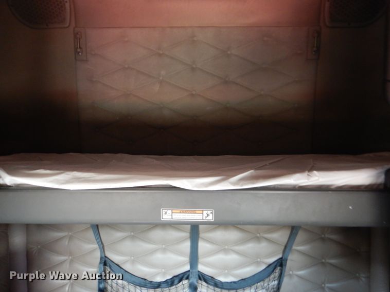 image for item DJ0382 2014 Freightliner Cascadia  semi truck