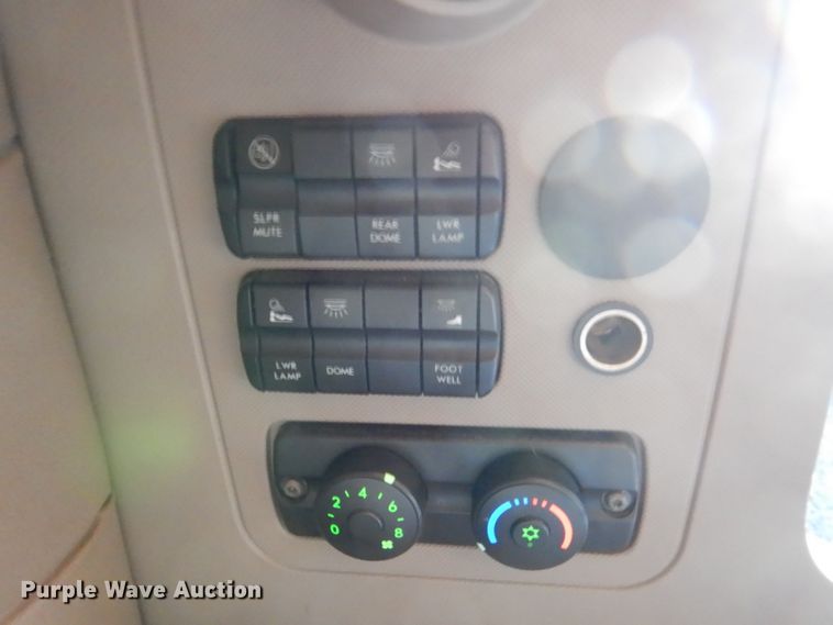 image for item DJ0382 2014 Freightliner Cascadia  semi truck