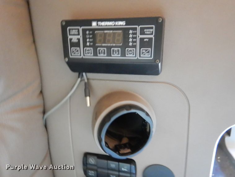 image for item DJ0382 2014 Freightliner Cascadia  semi truck