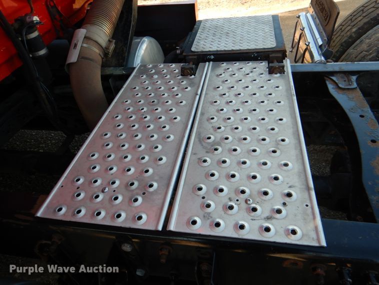 image for item DJ0382 2014 Freightliner Cascadia  semi truck