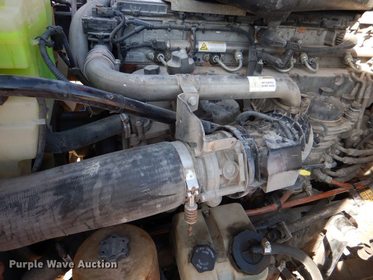 image for item DJ0382 2014 Freightliner Cascadia  semi truck