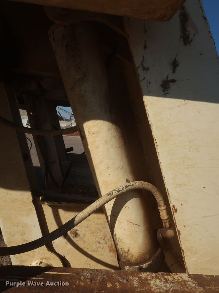 image for item DJ2299 1999 Holden HPF50 lowboy equipment trailer