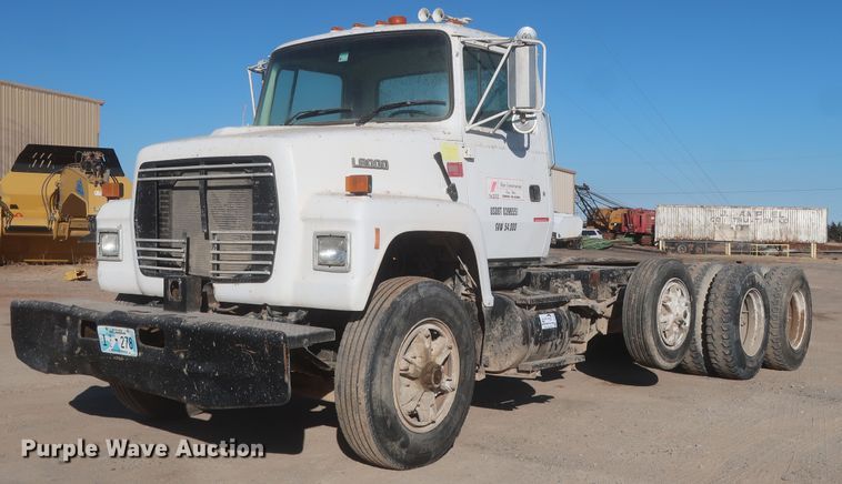 image for item DJ2303 1997 Ford L8000  truck cab and chassis