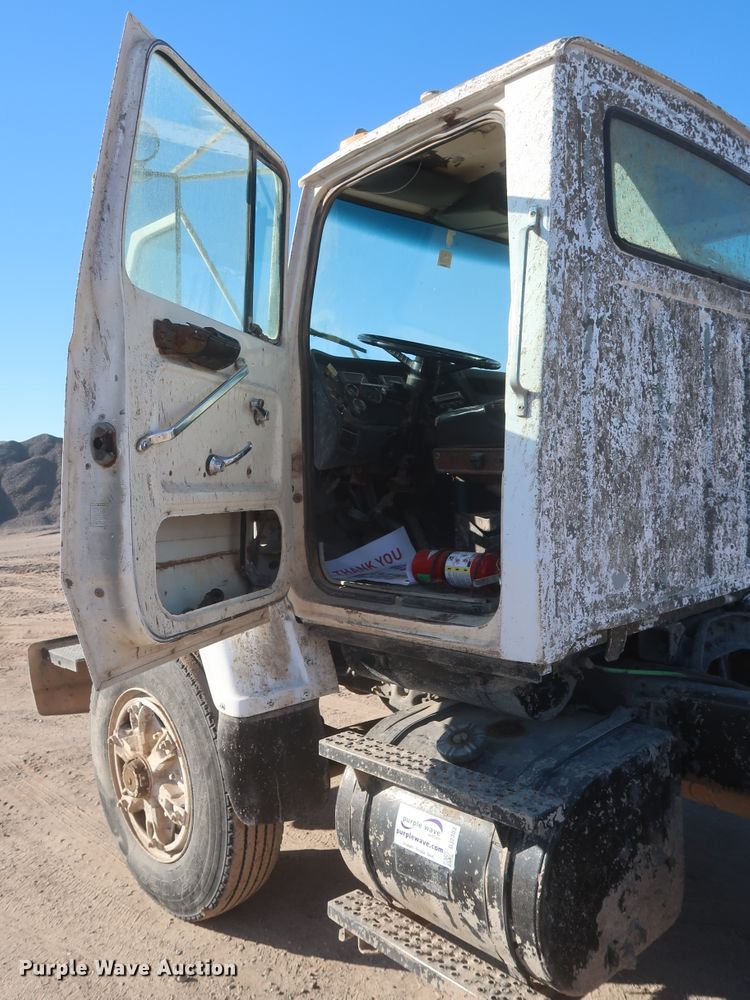 image for item DJ2303 1997 Ford L8000  truck cab and chassis